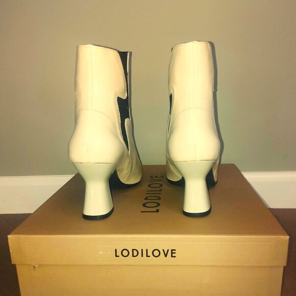 Lodi Pull-On Cream Leather Ankle Boot - Size 39 (8.5) - Picture 2 of 5